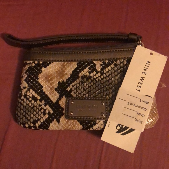 Nine West Handbags - Nine West wristlet NWT Nine West Handbags - Nine West wristlet NWT